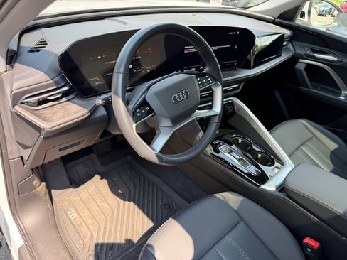 Used 2025 Audi Q5 Premium w/ Convenience Package AWD/4WD image 17