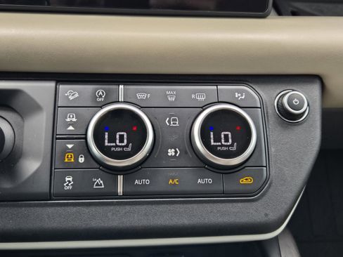 Used 2020 Land Rover Defender 110 HSE AWD/4WD image 17