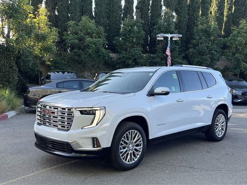 New 2026 GMC Acadia Denali w/ Super Cruise Package image 7