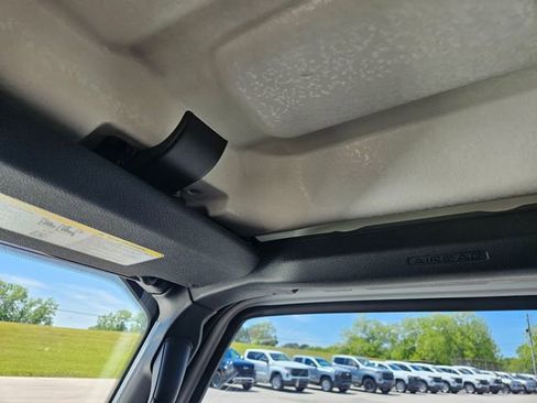 Used 2025 Jeep Wrangler Sport AWD/4WD image 21