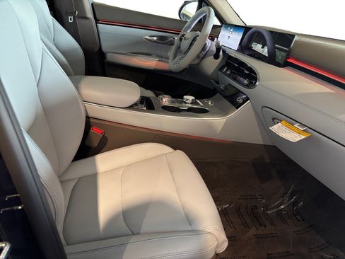 New 2026 Genesis GV70 2.5T Advanced AWD/4WD image 15