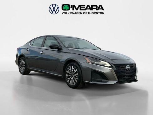 Used 2024 Nissan Altima 2.5 SV image 7