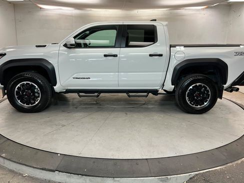 Used 2024 Toyota Tacoma TRD Off-Road AWD/4WD image 2