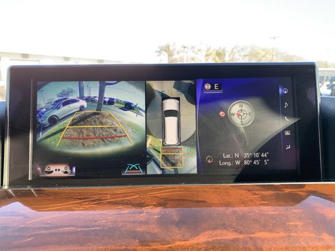 Used 2017 Lexus LX 570 4WD image 24