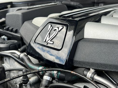 Used 2015 Rolls-Royce Wraith RWD image 32