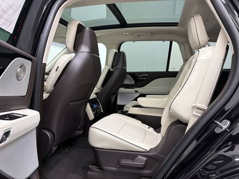 Used 2023 Lincoln Aviator Black Label image 16