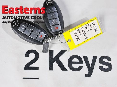 Used 2022 Nissan Pathfinder SV AWD/4WD image 26