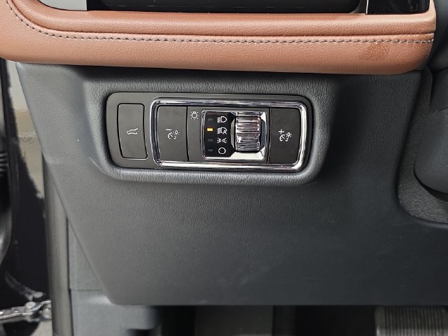 New 2027 Lincoln Aviator Reserve w/ Jet Appearance Package AWD/4WD image 23