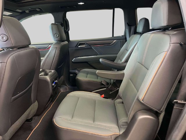 Used 2024 GMC Acadia AT4 w/ Luxury Package AWD/4WD image 15