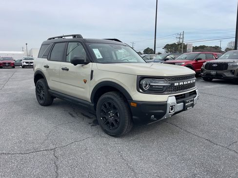 New 2025 Ford Bronco Sport Badlands w/ Badlands Tech Package AWD/4WD image 4