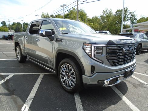 Certified 2025 GMC Sierra 1500 Denali Ultimate AWD/4WD image 5