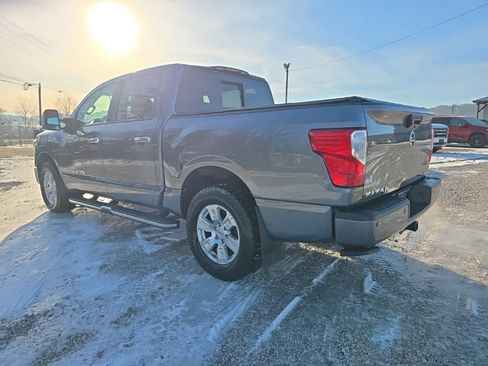 Used 2018 Nissan Titan SV w/ SV Convenience Package image 7