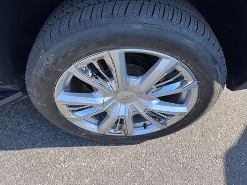 Used 2021 Chevrolet Suburban High Country AWD/4WD image 43