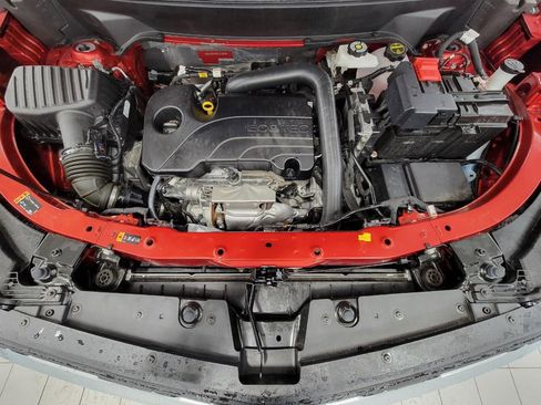 Used 2025 Chevrolet Equinox LT w/ Safety and Technology Package image 8