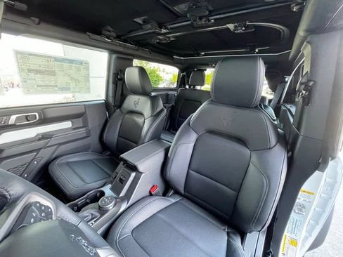 New 2026 Ford Bronco Badlands w/ Sasquatch Package AWD/4WD image 9