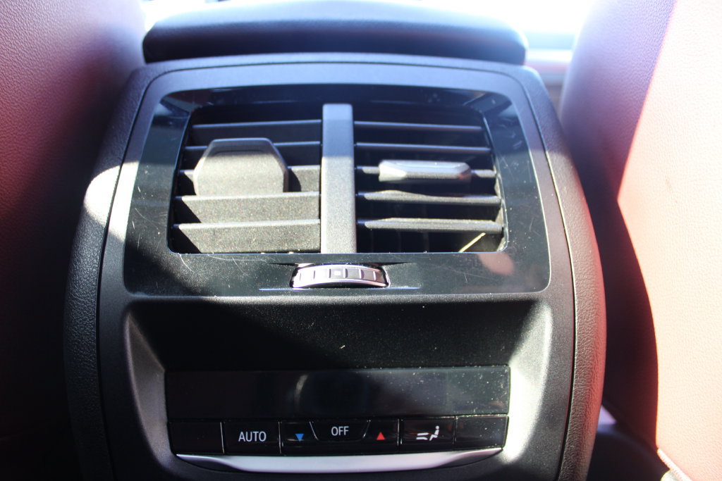 Used 2023 BMW X4 xDrive30i AWD/4WD image 32