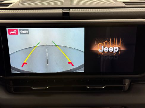 Used 2024 Jeep Wrangler High Altitude image 33
