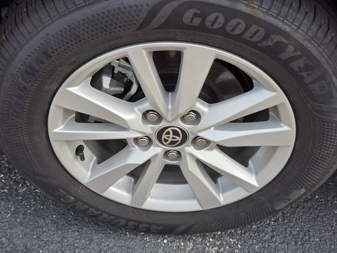 Used 2026 Toyota Camry LE FWD image 9