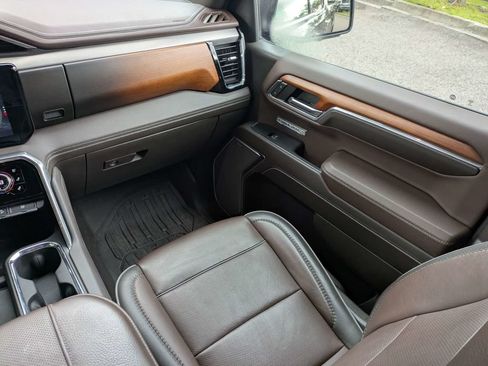 Used 2023 GMC Sierra 1500 Denali AWD/4WD image 16