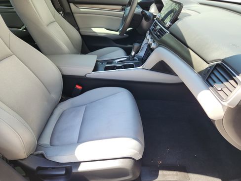 Used 2019 Honda Accord LX image 14