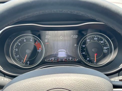 Used 2019 Jeep Cherokee Trailhawk AWD/4WD image 34