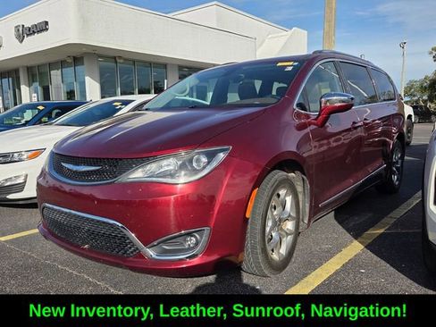 Used 2018 Chrysler Pacifica Limited FWD image 3