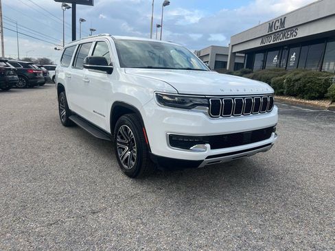 Used 2024 Jeep Wagoneer L Series II image 26