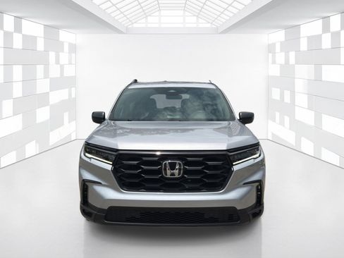 Used 2025 Honda Pilot Sport image 2