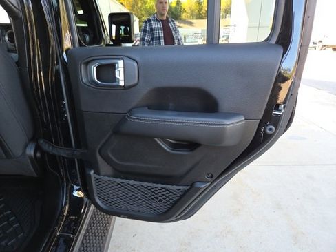 Used 2021 Jeep Wrangler Unlimited Sahara w/ Uconnect 4C Nav & Sound Group image 53