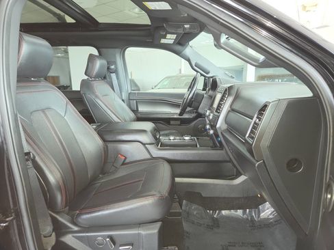 Used 2019 Ford Expedition Limited w/ Equipment Group 303A AWD/4WD image 33