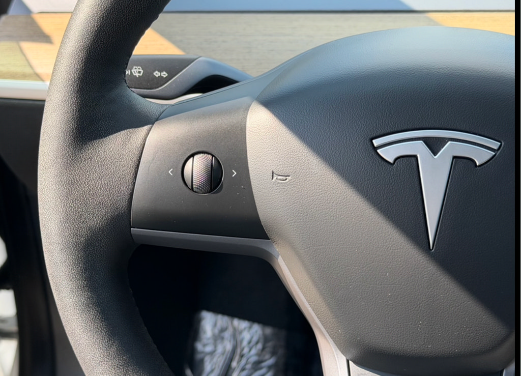 Used 2023 Tesla Model 3 Standard Range RWD image 16