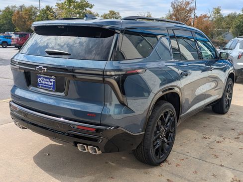 New 2026 Chevrolet Traverse RS image 3