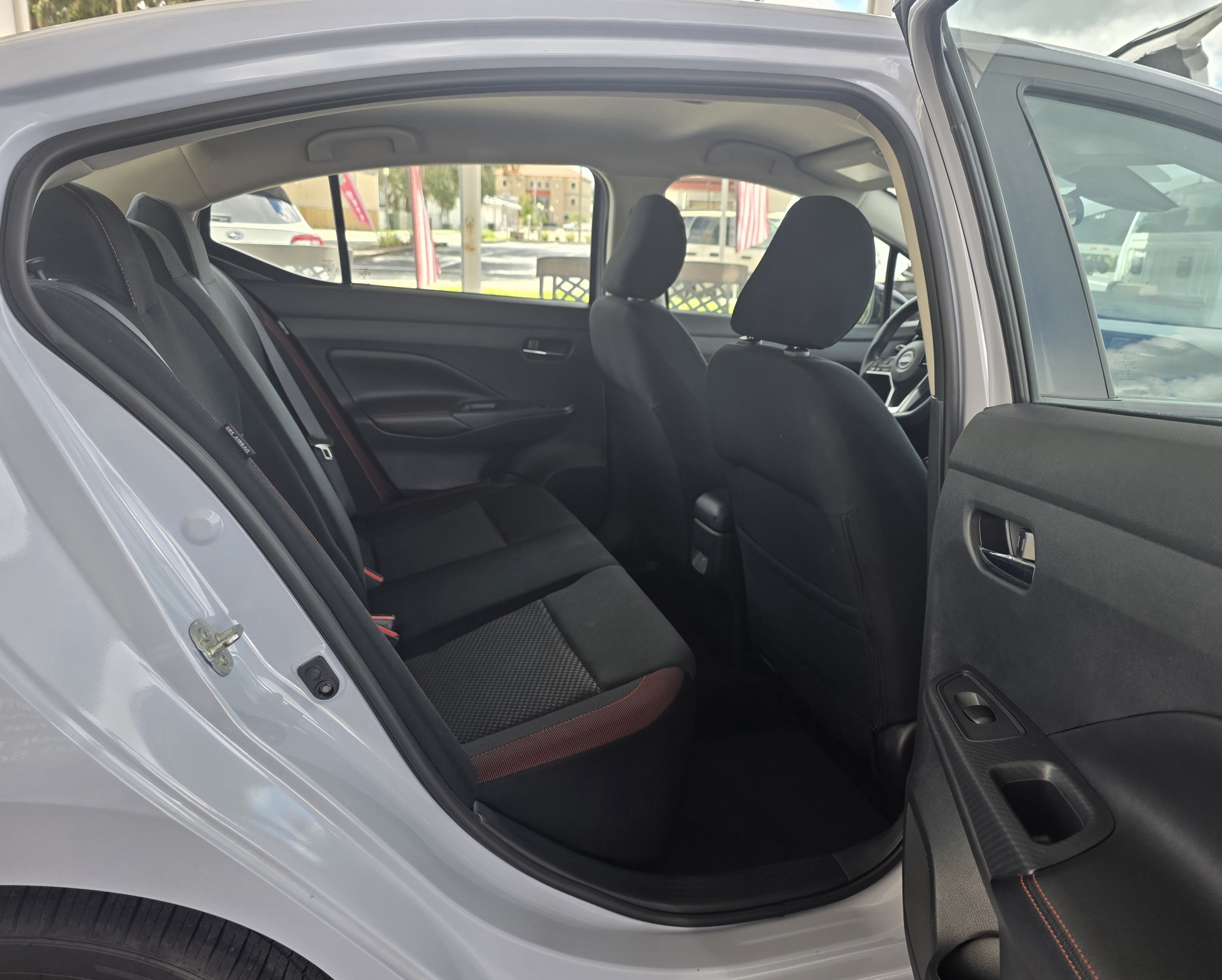 Used 2024 Nissan Versa SR FWD image 28