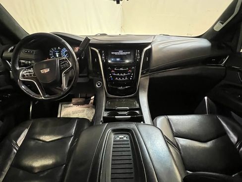 Used 2020 Cadillac Escalade Platinum RWD image 13