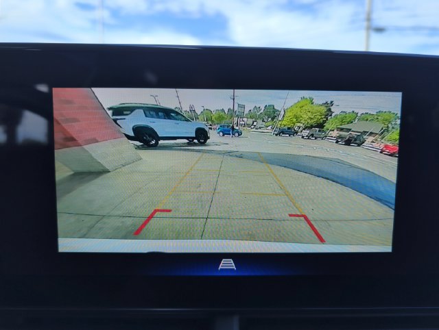 Used 2025 Chevrolet Trax LT w/ LT Convenience Package FWD image 20
