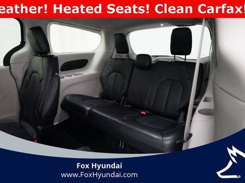 Used 2024 Chrysler Pacifica Touring-L image 16