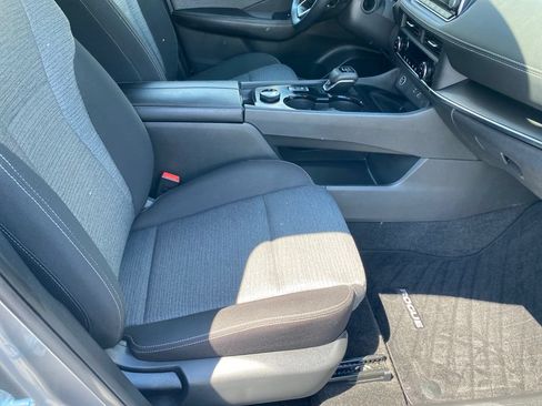 Used 2023 Nissan Rogue SV AWD/4WD image 7