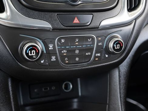 Used 2019 Chevrolet Equinox LT AWD/4WD image 32