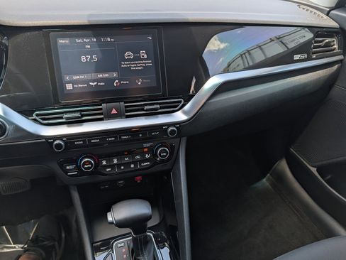 Used 2021 Kia Niro LXS image 27