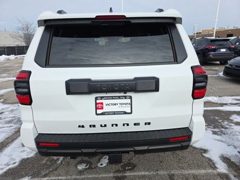 New 2025 Toyota 4Runner SR5 image 6