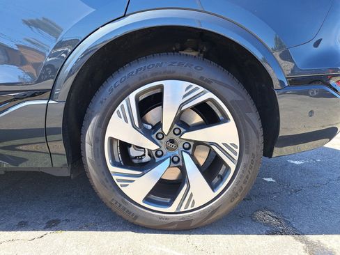 Certified 2025 Audi Q6 e-tron Premium Plus w/ Premium Plus image 7