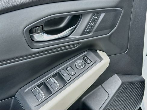 Used 2023 Honda Accord EX-L image 10