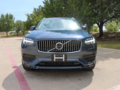 Used 2020 Volvo XC90 T6 Momentum AWD/4WD image 2