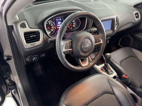 Used 2020 Jeep Compass Latitude image 4