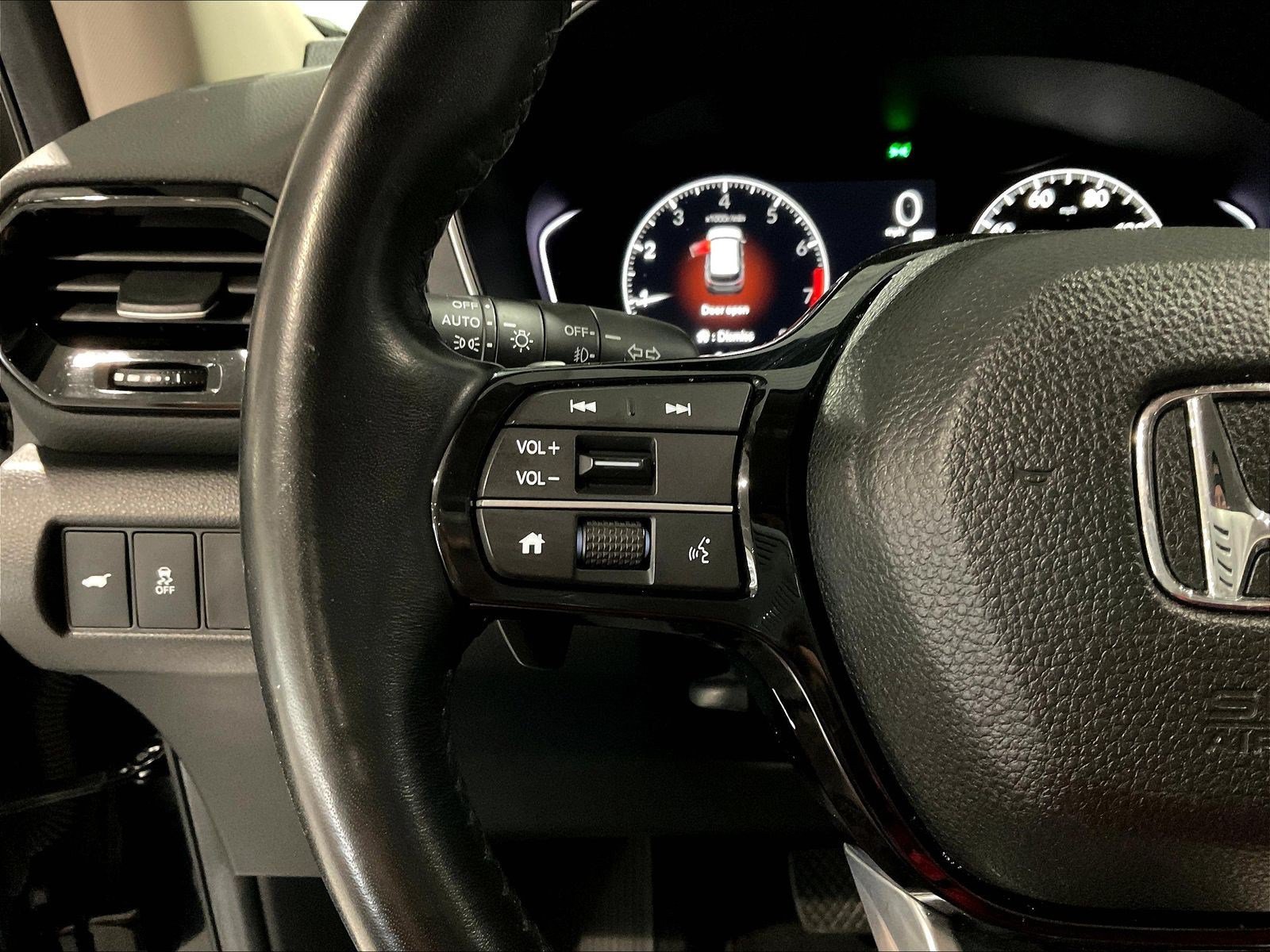 Used 2025 Honda Pilot EX-L image 11