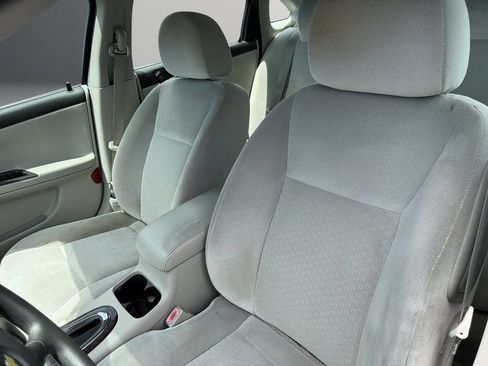 Used 2016 Chevrolet Impala LT FWD image 10