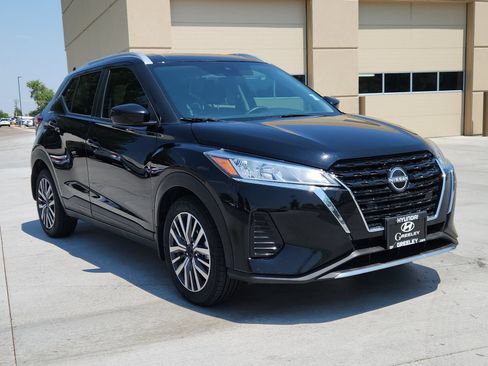 Used 2023 Nissan Kicks SV FWD image 7