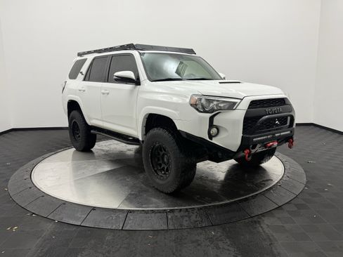 Used 2019 Toyota 4Runner TRD Off-Road Premium AWD/4WD image 2