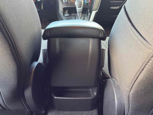 Used 2018 Ford Focus SE FWD image 53