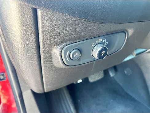 Used 2023 Chevrolet Equinox LT FWD image 10